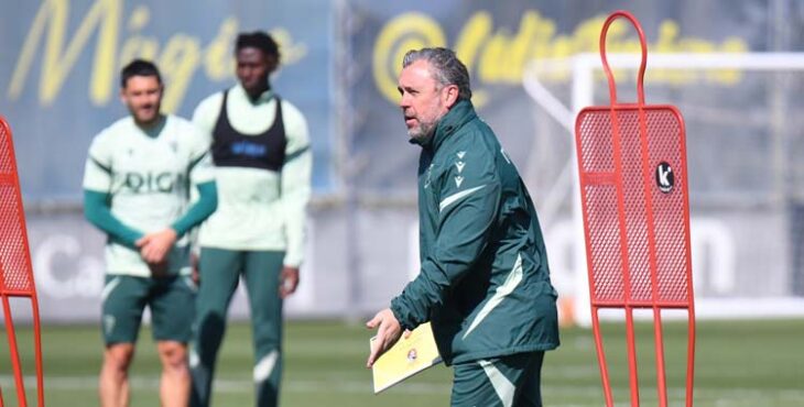 Sergio González en un entrenamiento del Cádiz.